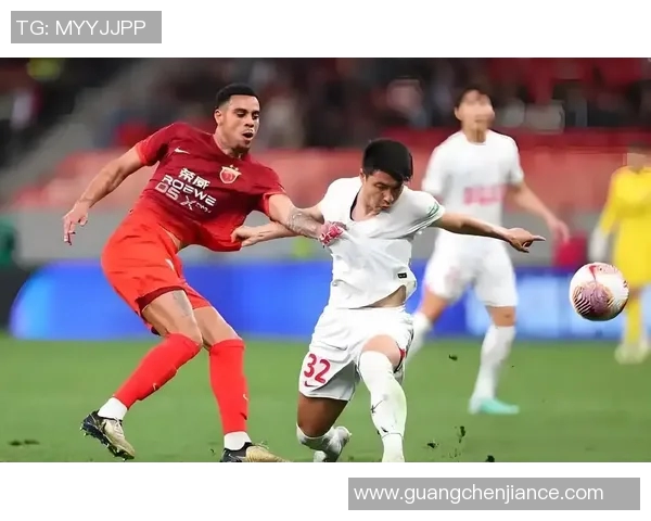 中超焦点战：上海海港对阵广州恒大的精彩回顾